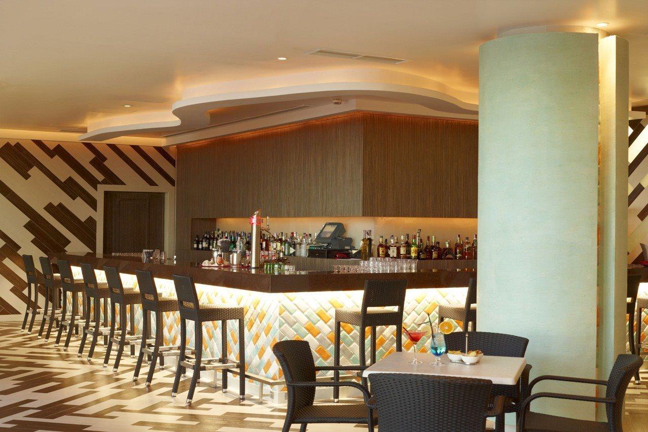 リアル マリーナ ホテル ＆ スパ オリョン エクステリア 写真 The bar at the 360° Sky Bar