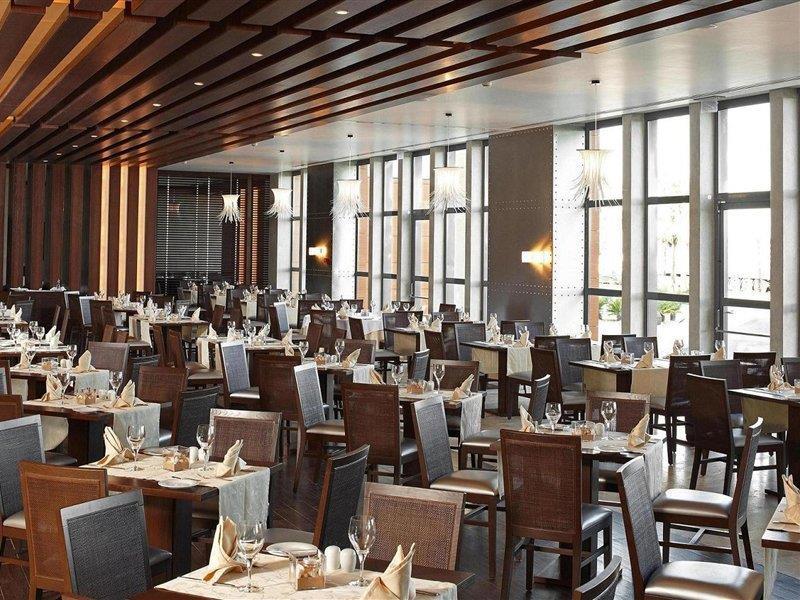 リアル マリーナ ホテル ＆ スパ オリョン エクステリア 写真 The restaurant