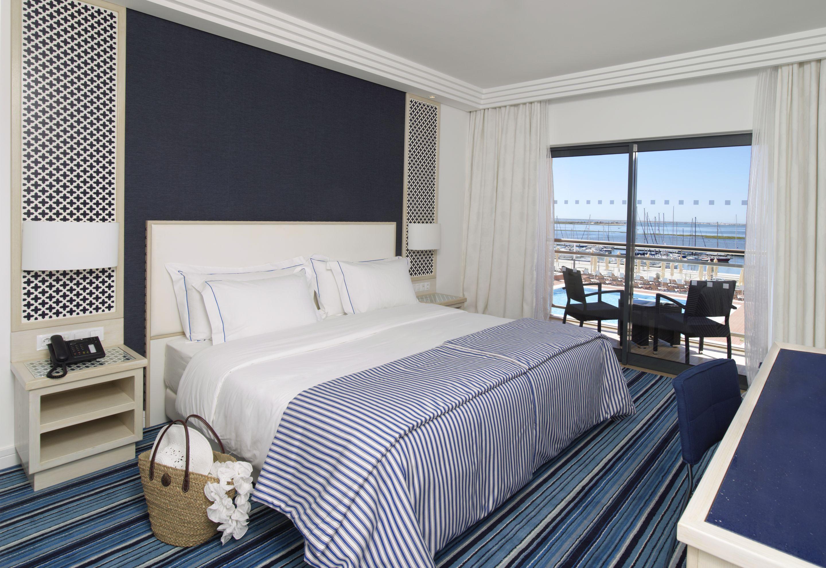 リアル マリーナ ホテル ＆ スパ オリョン エクステリア 写真 A bedroom at the hotel